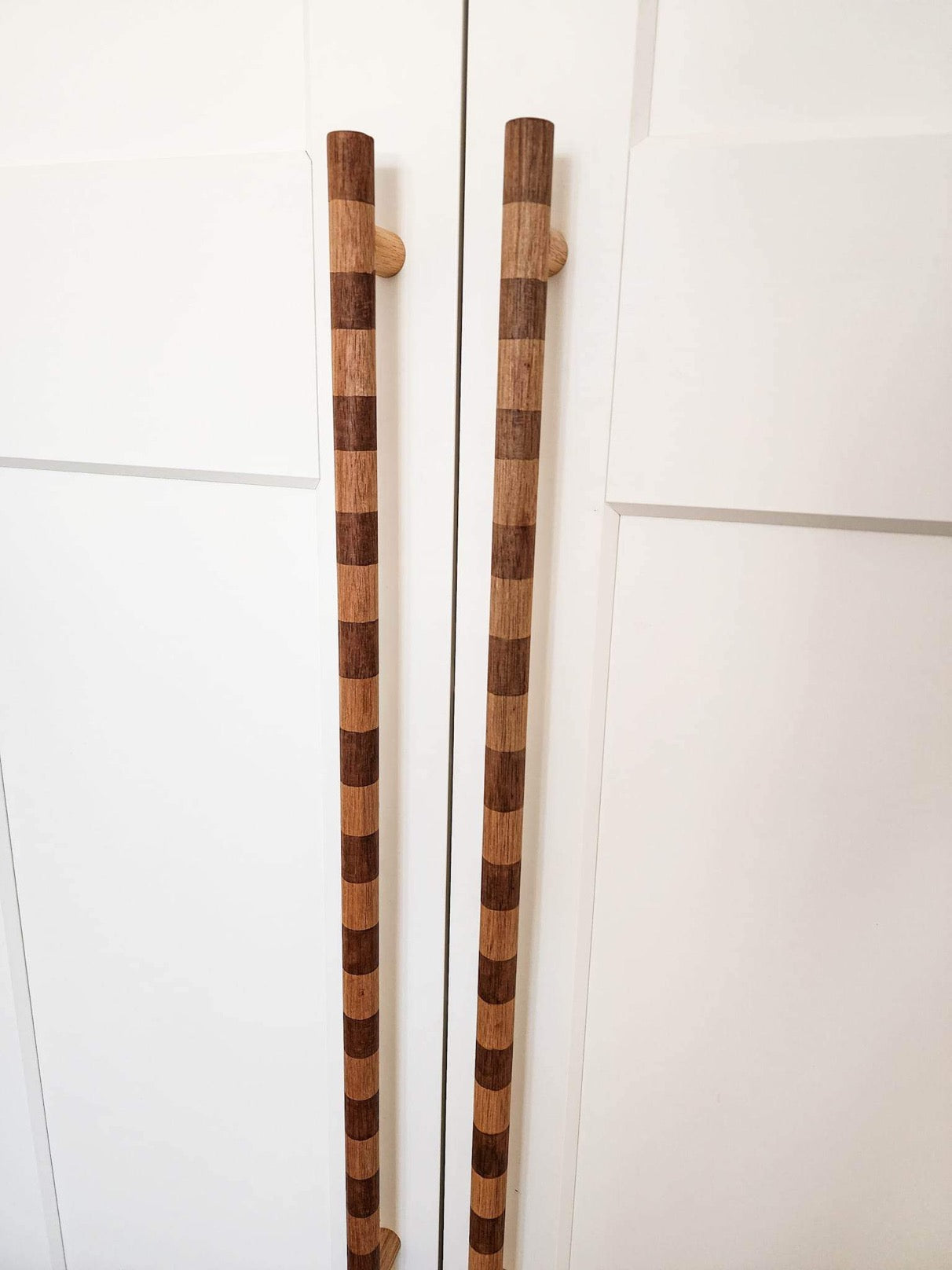 Walnut/Oak handle